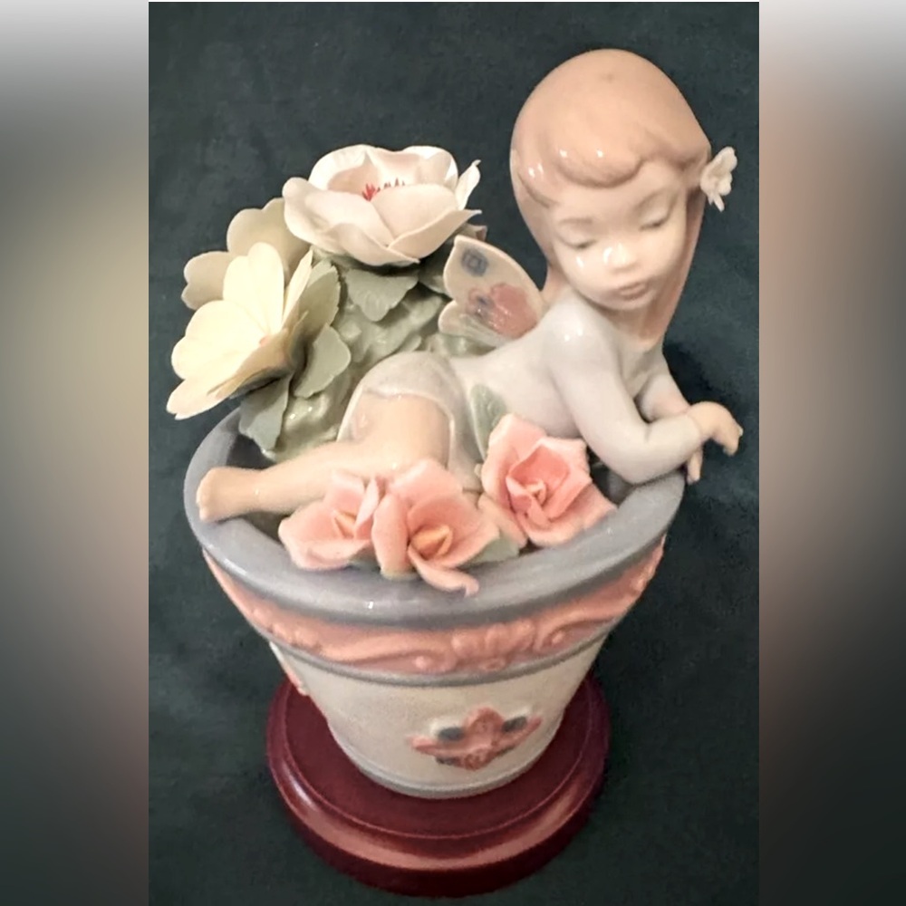 Lladro-Butterfly Fantasy- Retired In 2002 With Original Box